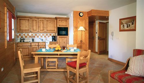 Aparthotel Lagrange Le Hameau Du Rocher Blanc Serre Chevalier